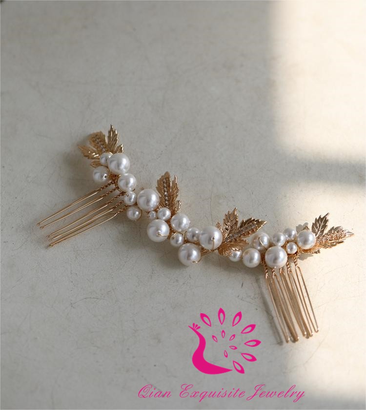 Handmade Pearls Comb 