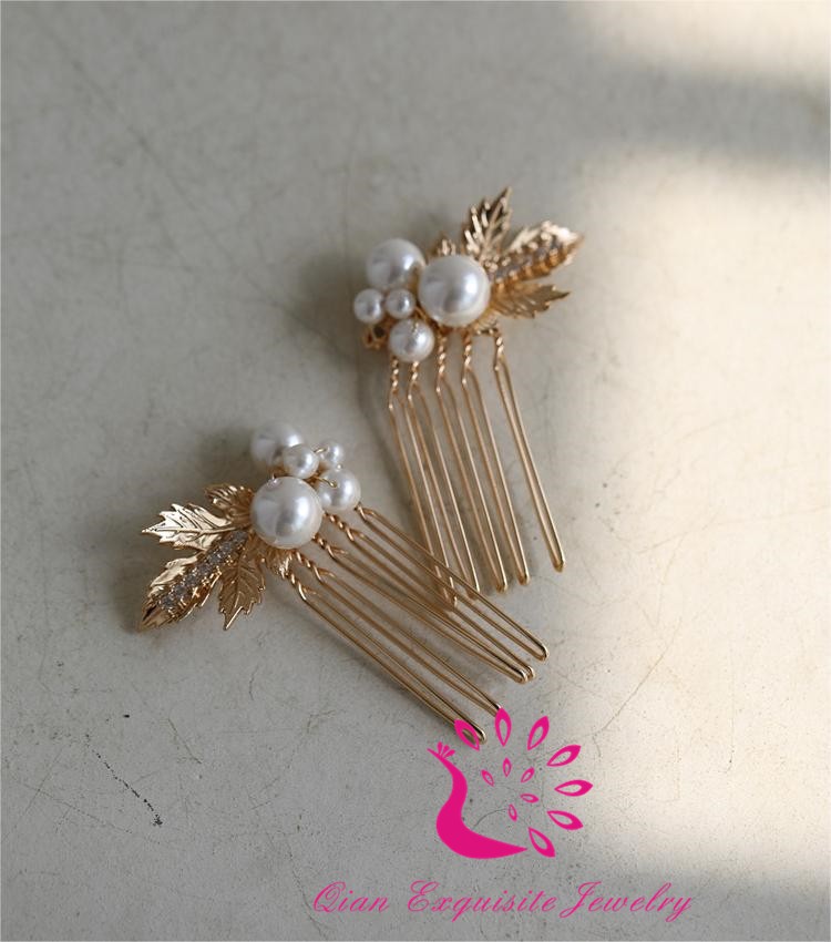 Handmade Pearls Comb 